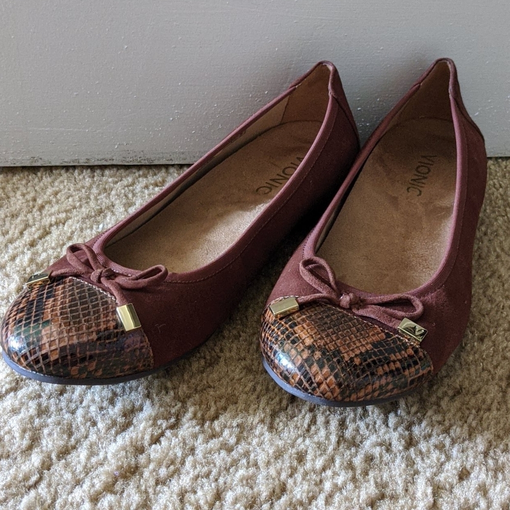 Brown Faux Snake Skin Vionic Ballet Flats 🤎